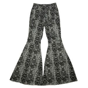 Free People We The Free Just Float On Flare Jeans 31 Snake Print